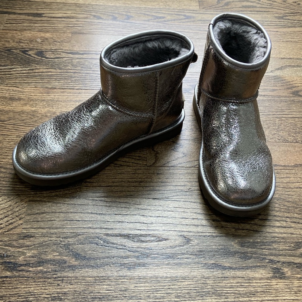 Ugg Classic Mini II shearling lined boot